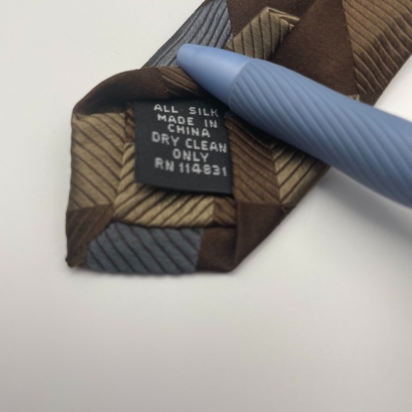 Pronto Uomo Mens Silk Necktie Brown Tan Silver Diamond Pattern Formal - Picture 4 of 4